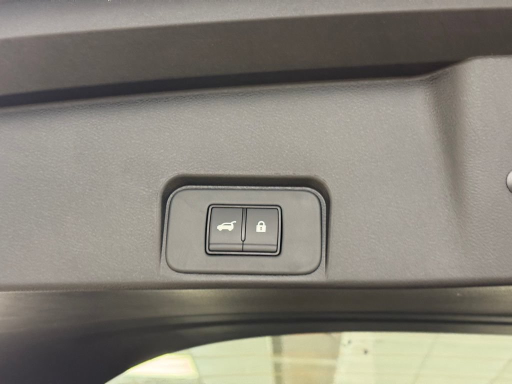 Certified 2026 Nissan Rogue SV AWD/4WD image 23