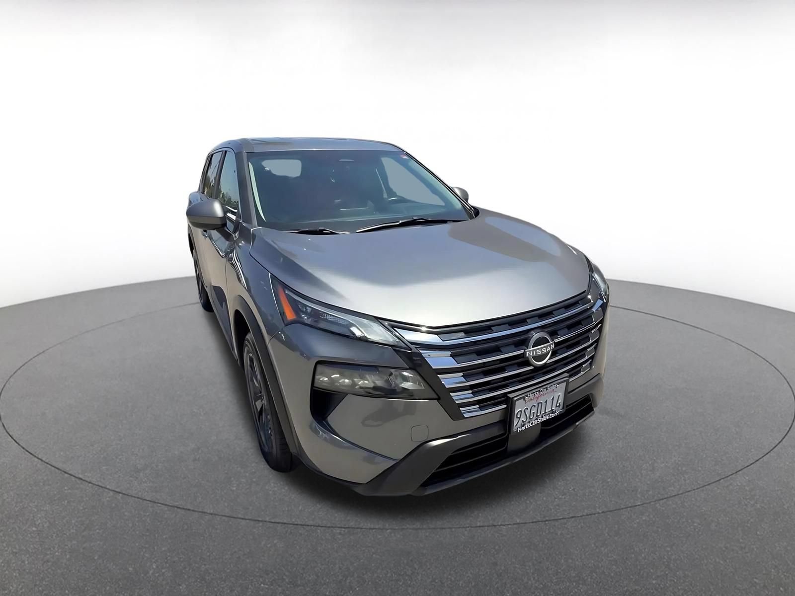 Used 2025 Nissan Rogue SV FWD image 3
