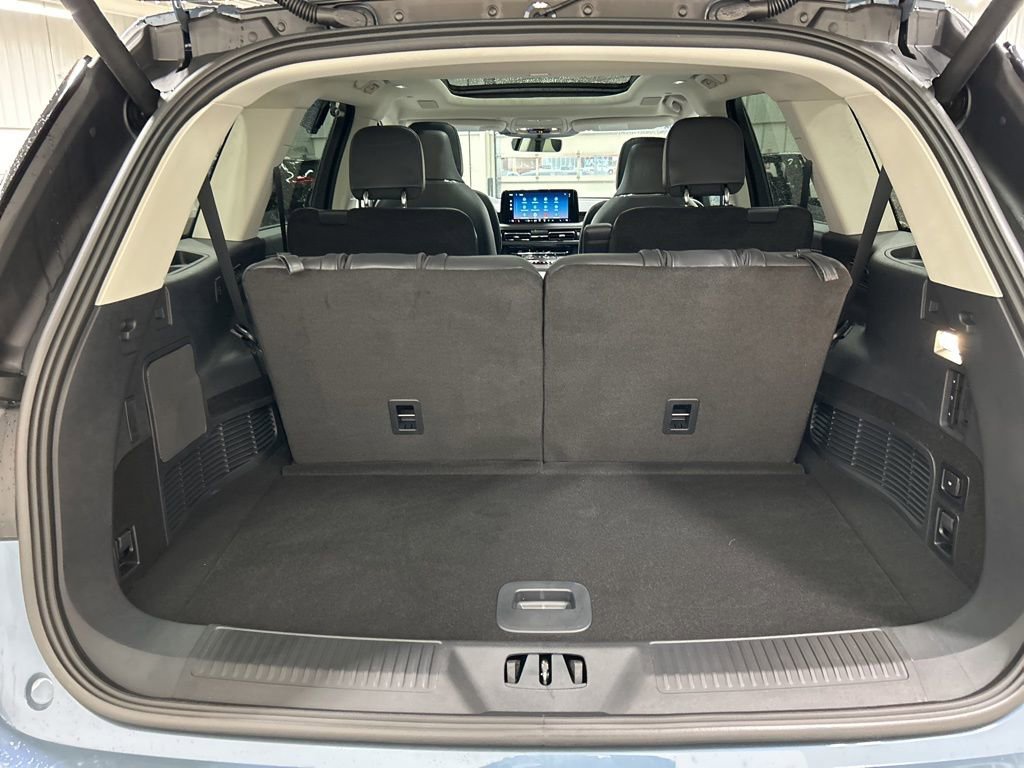 Used 2025 Lincoln Aviator Reserve w/ Equipment Group 201A image 32