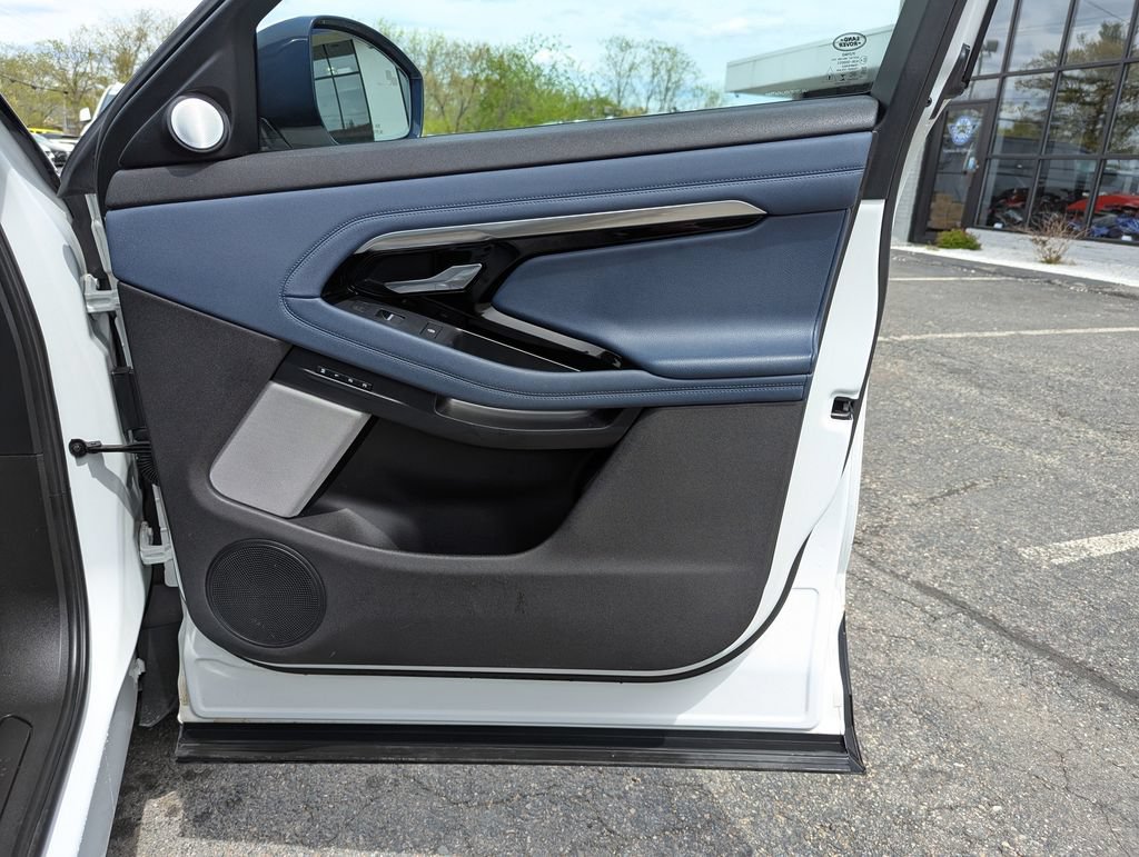 Used 2020 Land Rover Range Rover Evoque SE AWD/4WD image 31
