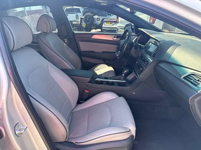 Used 2017 Hyundai Sonata Limited 2.0T FWD image 39