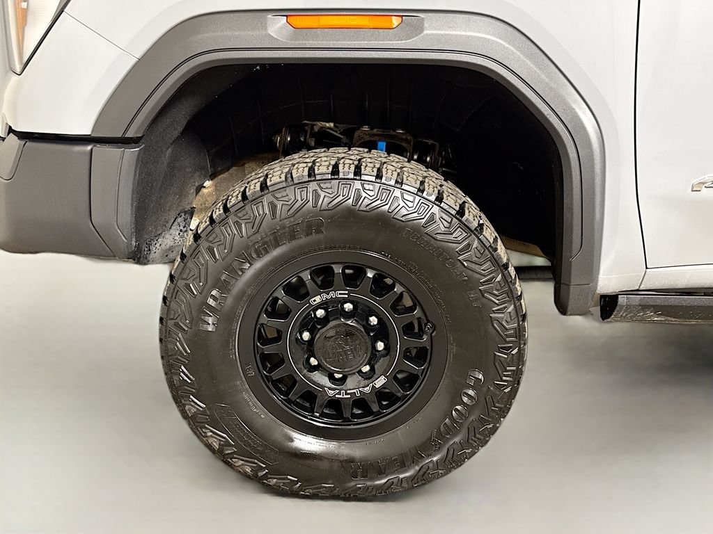 Used 2025 GMC Sierra 2500 AT4X w/ AT4X AEV Edition AWD/4WD image 31