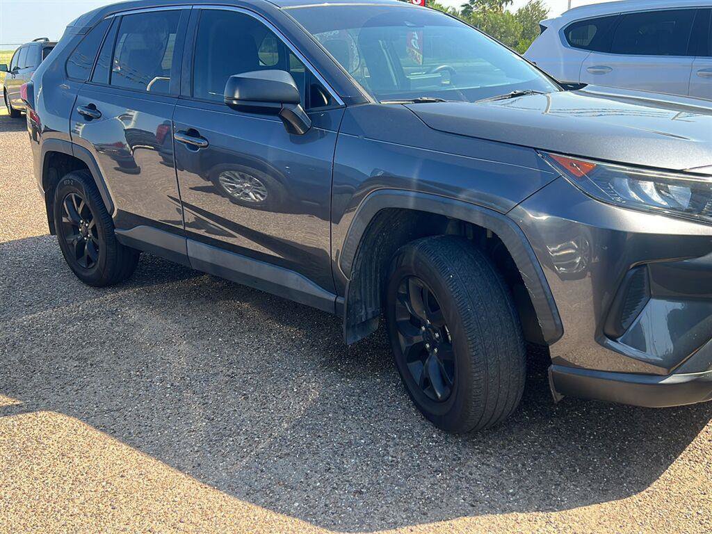 Used 2022 Toyota RAV4 LE FWD image 7