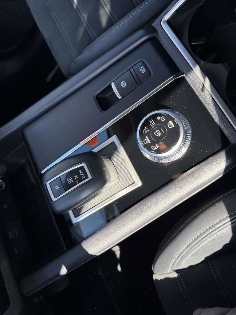 Used 2024 Mitsubishi Outlander SE image 24