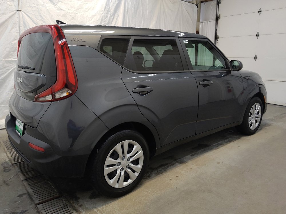 Used 2022 Kia Soul LX image 10