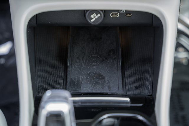 Used 2023 Volvo XC40 B5 Plus w/ Climate Package image 25