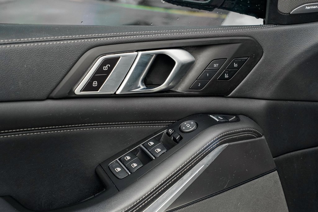 Used 2022 BMW X5 xDrive45e w/ M Sport Package image 10