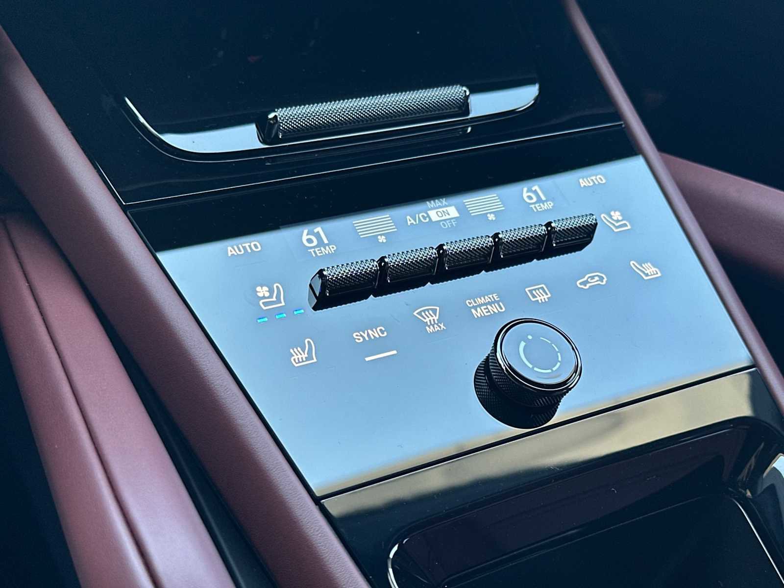 New 2025 Porsche Cayenne image 24