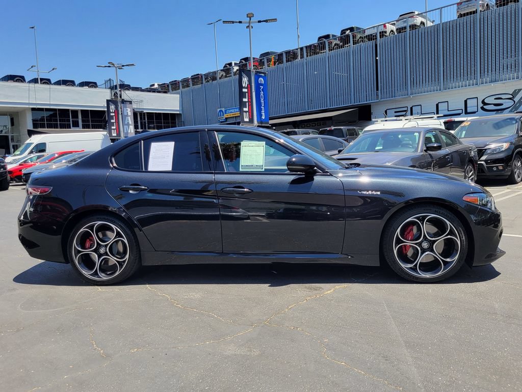 Used 2024 Alfa Romeo Giulia Veloce RWD image 32