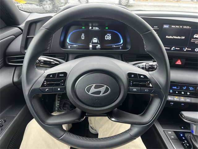 Used 2025 Hyundai Elantra Sport image 14