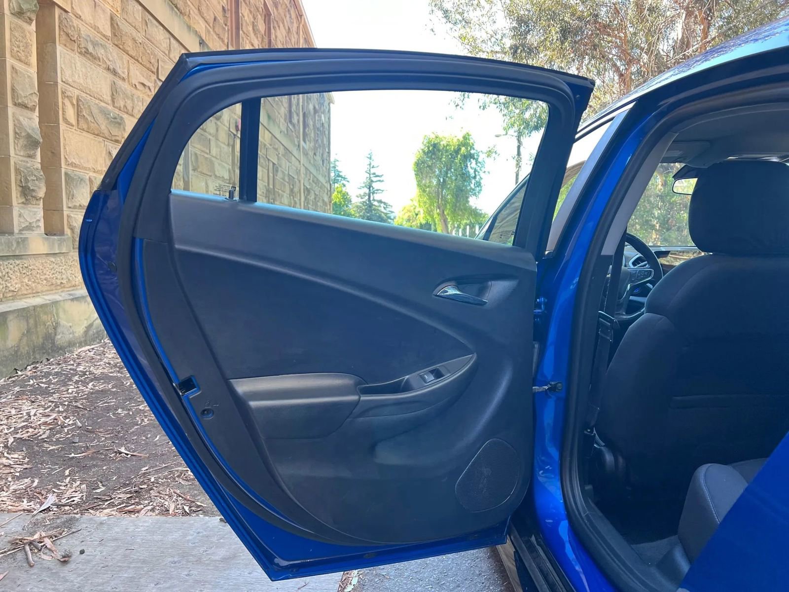 Used 2017 Chevrolet Volt LT w/ Comfort Package image 23