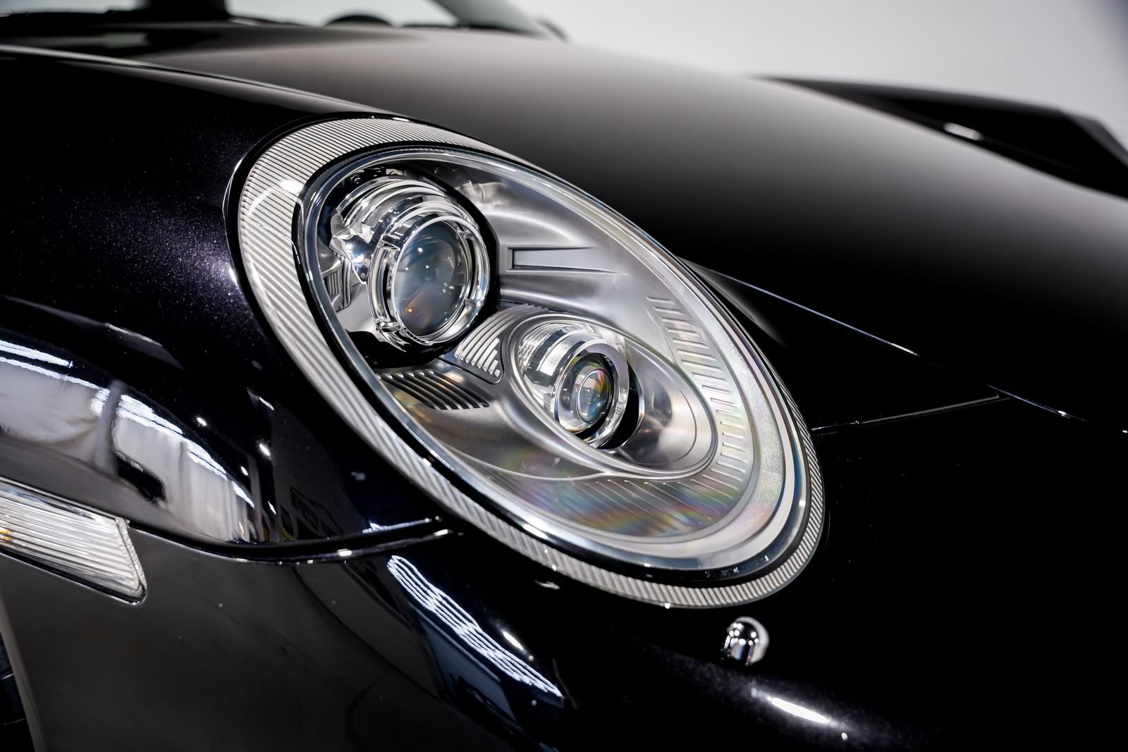 Used 2011 Porsche 911 Turbo S AWD/4WD image 40