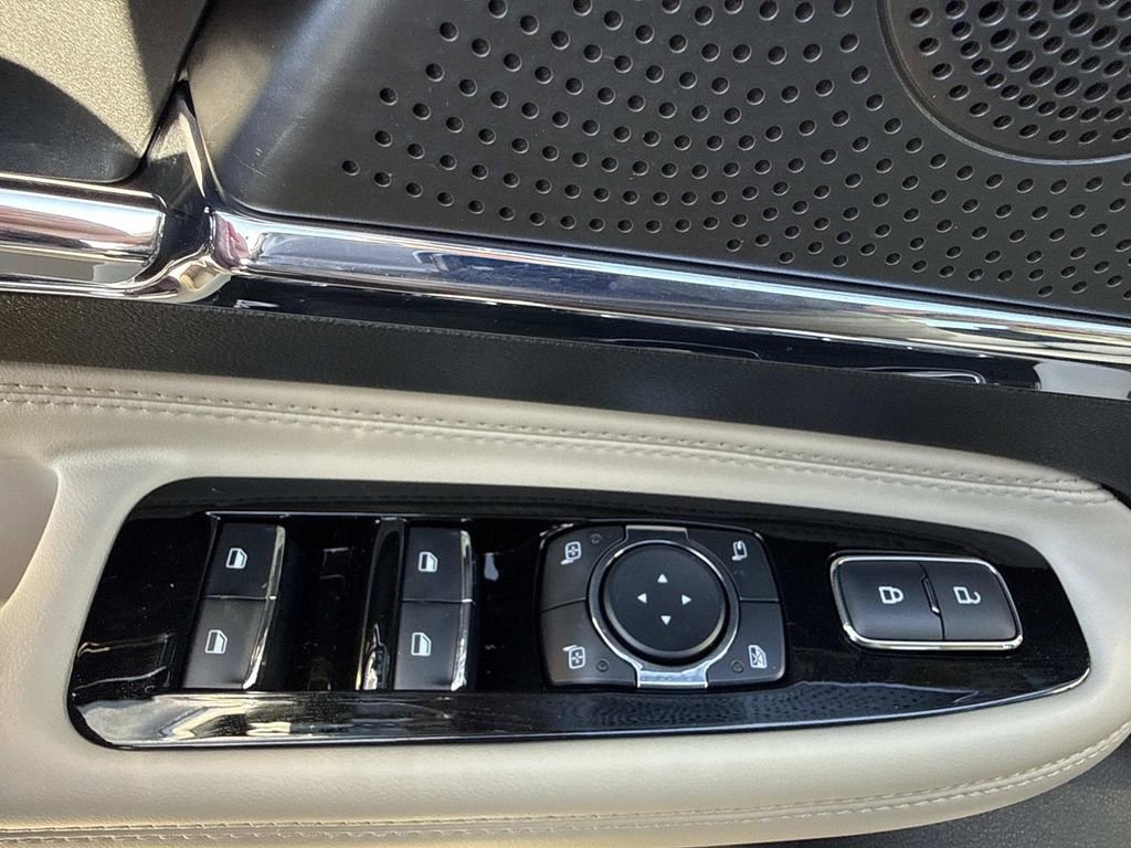 New 2026 Lincoln Corsair Premiere image 19