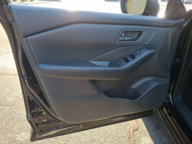 Used 2024 Nissan Rogue S AWD/4WD image 12