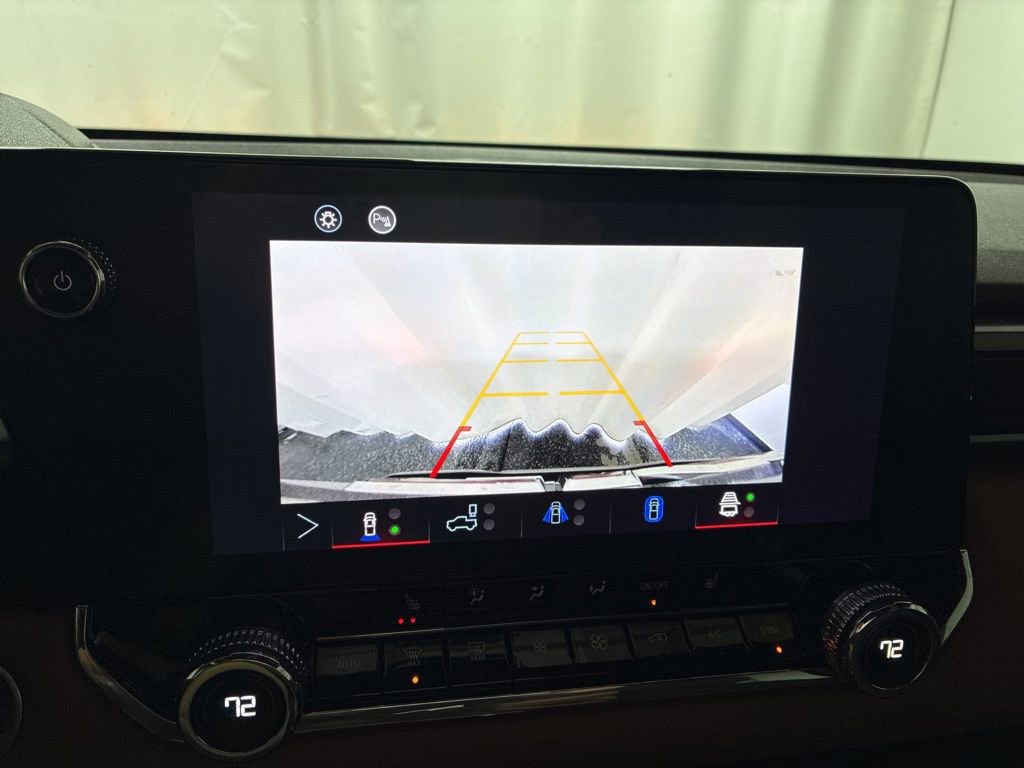 Used 2024 GMC Canyon AT4 w/ Technology Package image 17