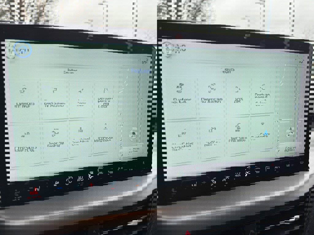 New 2025 Ford Escape SE image 30