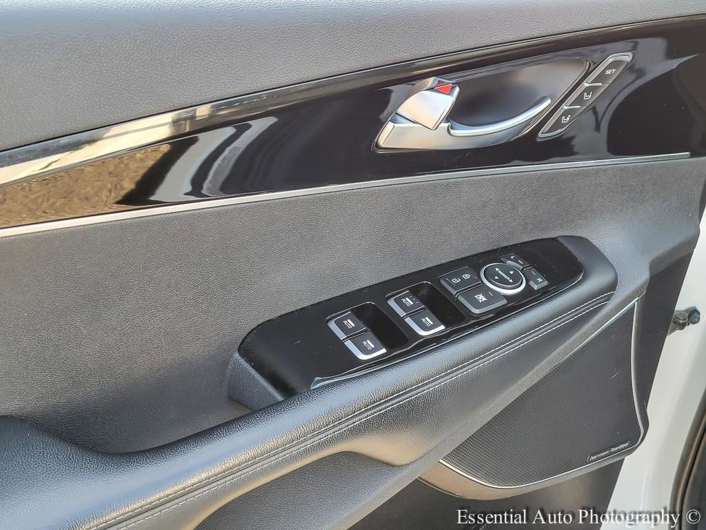 Used 2019 Kia Sorento SX image 15