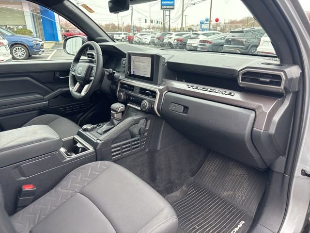 Used 2025 Toyota Tacoma SR5 w/ SR5 Upgrade Package AWD/4WD image 25