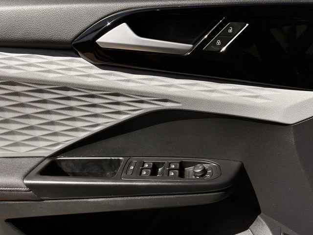 Used 2024 Volkswagen Taos S image 22