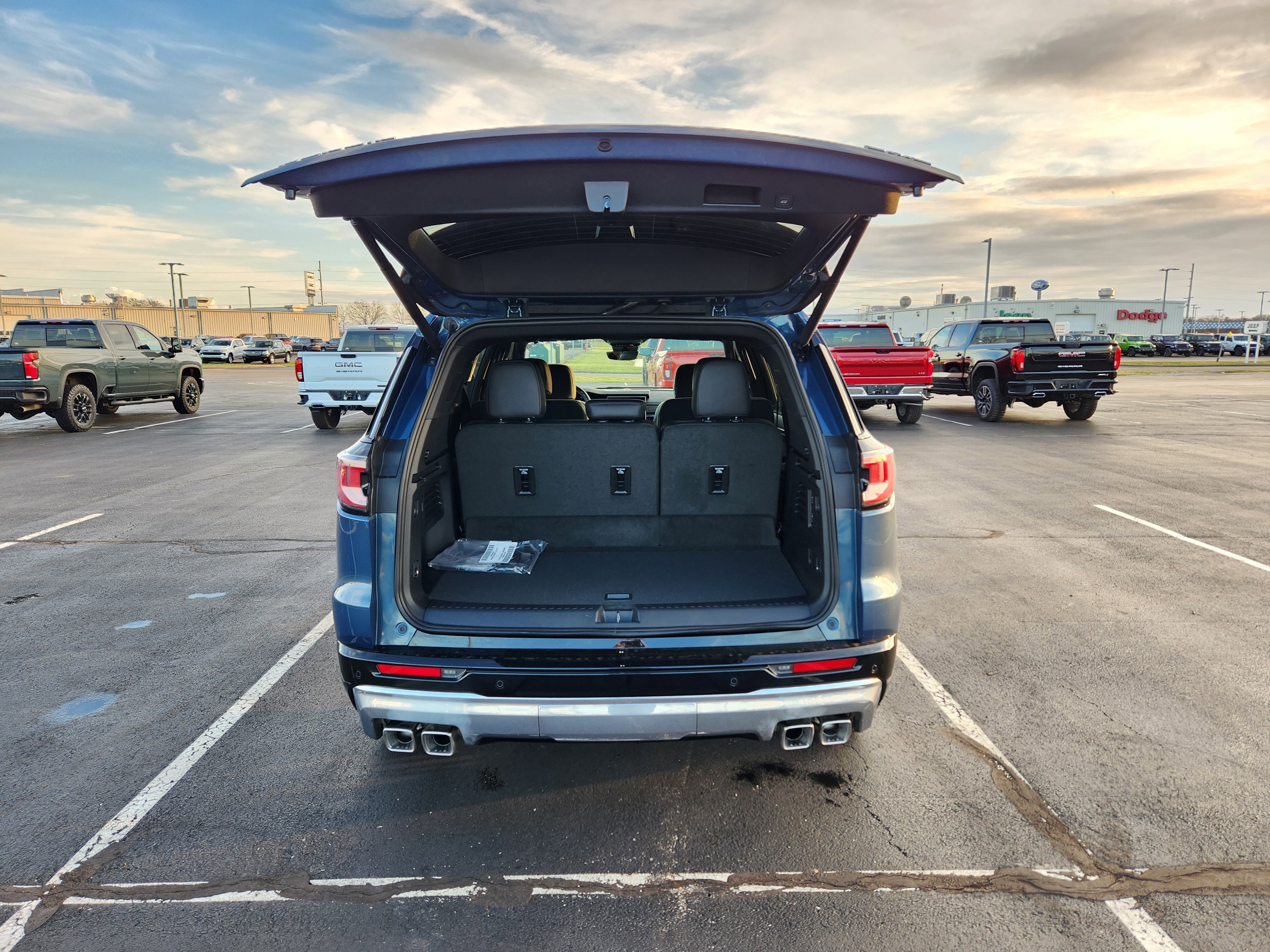 New 2026 GMC Acadia Denali w/ Super Cruise Package image 7