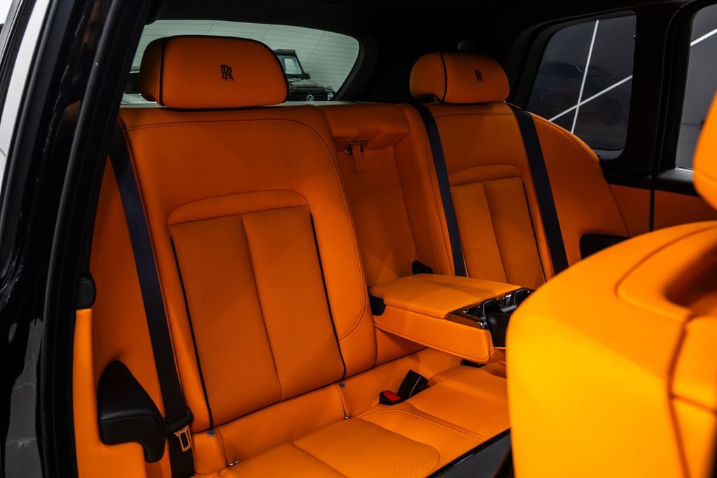 Used 2025 Rolls-Royce Cullinan AWD/4WD image 40