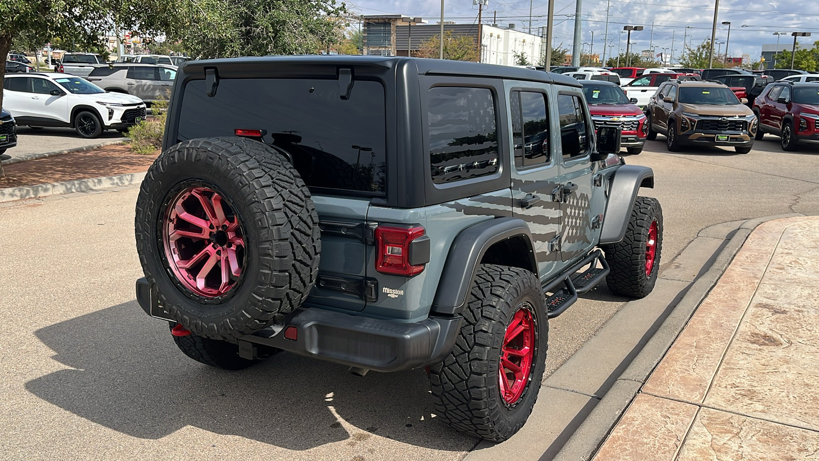 Used 2024 Jeep Wrangler Unlimited Rubicon w/ Technology Group AWD/4WD image 8