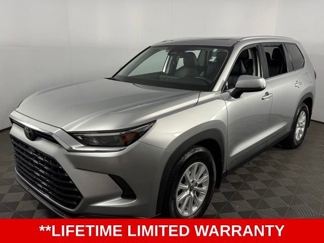 Used 2024 Toyota Grand Highlander XLE image 3