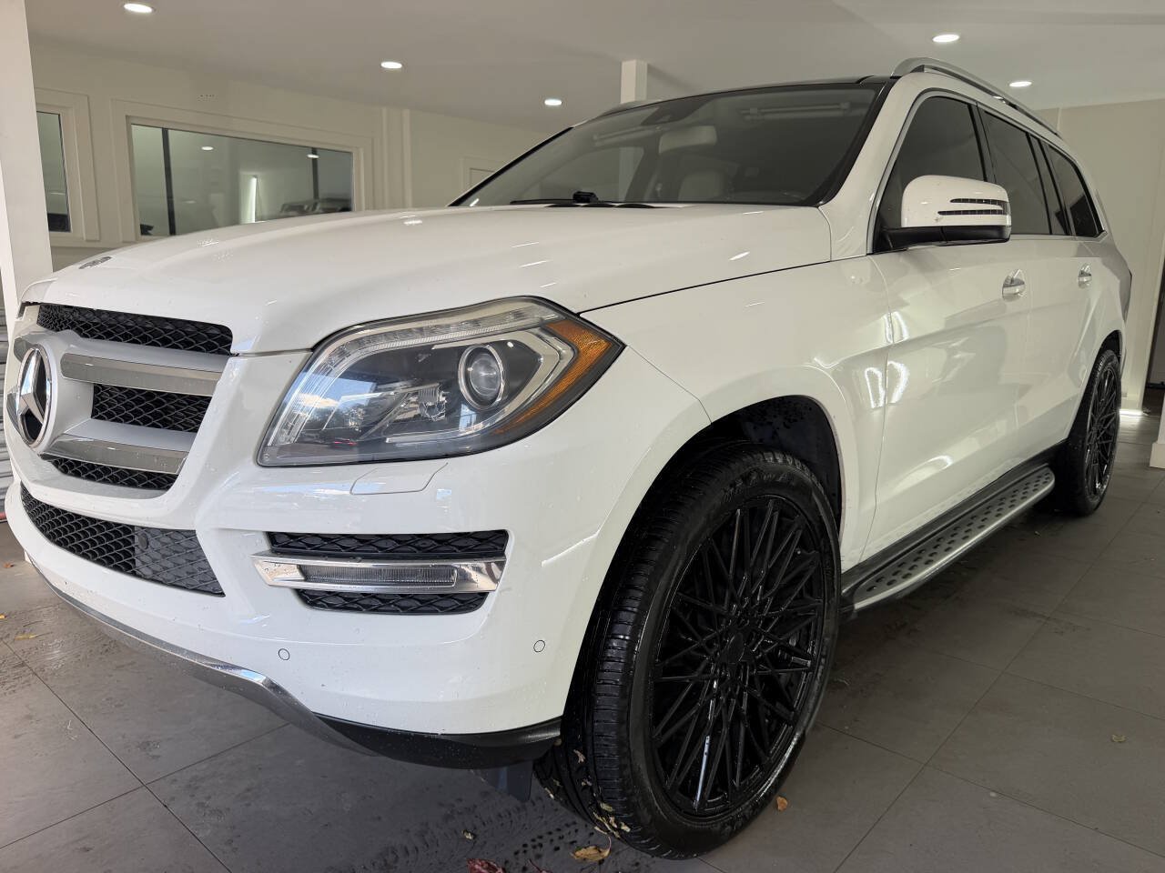 Used 2014 Mercedes-Benz GL 450 4MATIC image 1