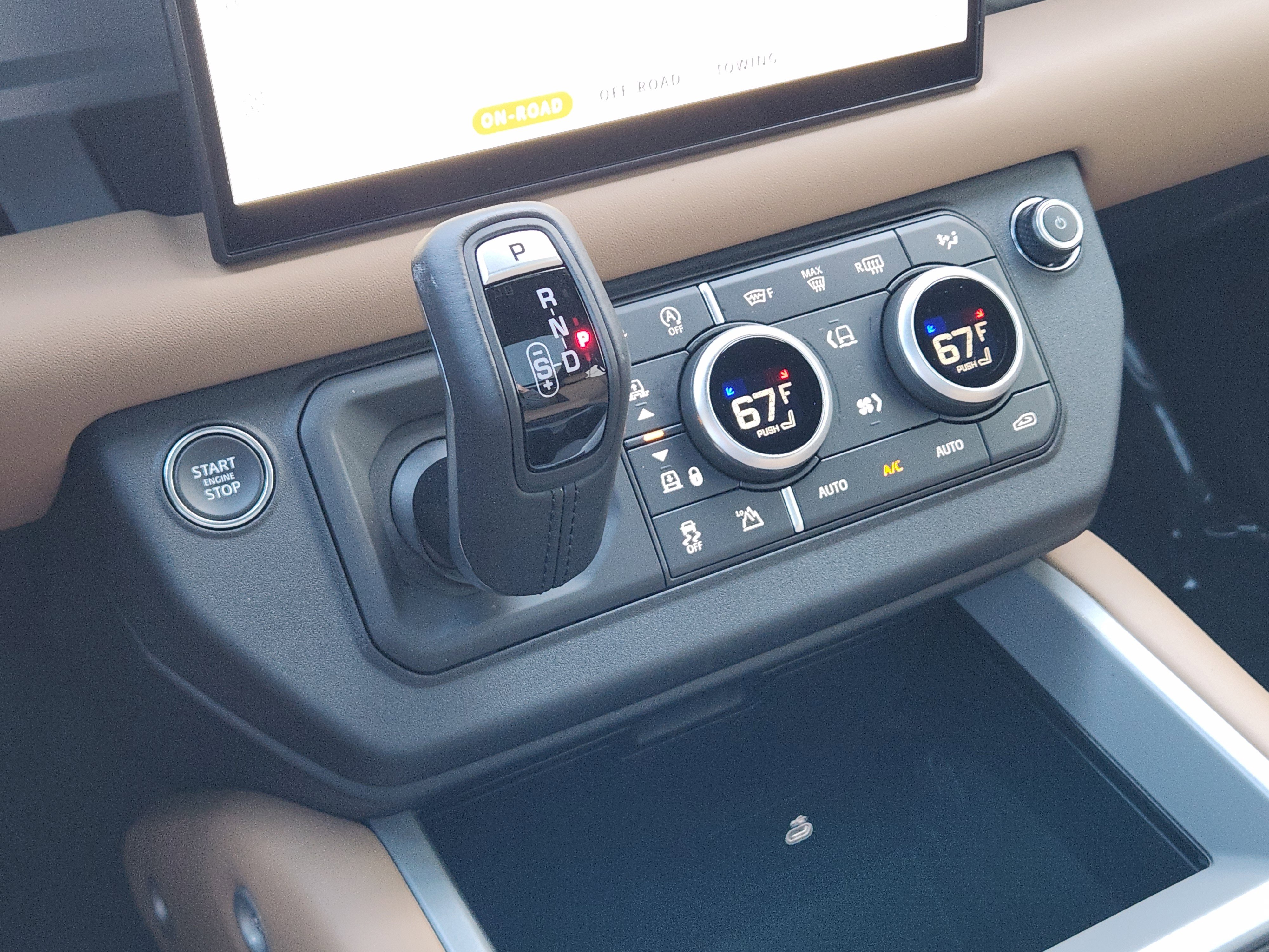 Certified 2025 Land Rover Defender 110 V8 image 20