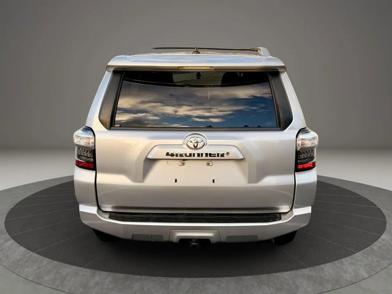 Used 2015 Toyota 4Runner 4WD image 5