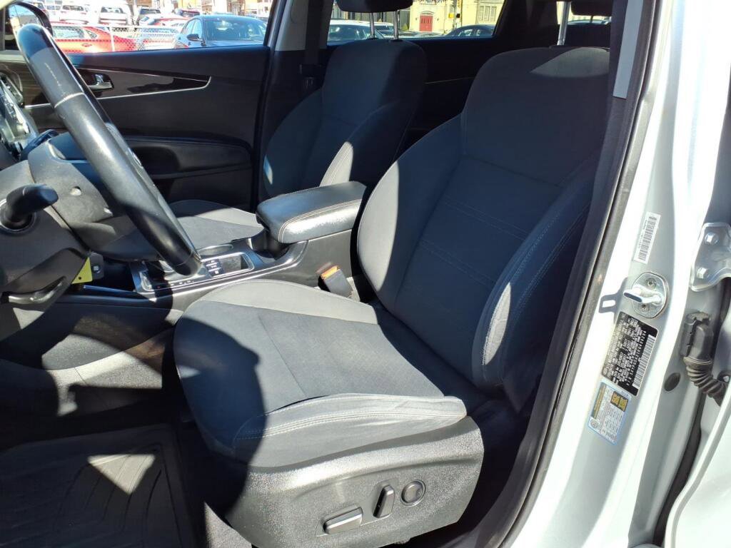 Used 2019 Kia Sorento LX w/ LX Convenience Package AWD/4WD image 11