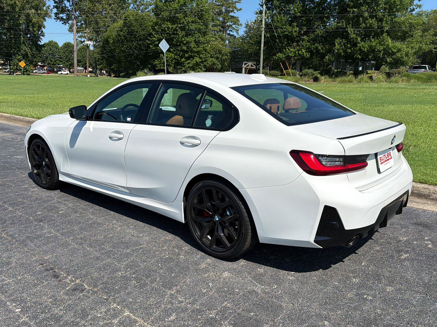 New 2026 BMW 330i Sedan w/ M Sport Package RWD image 4