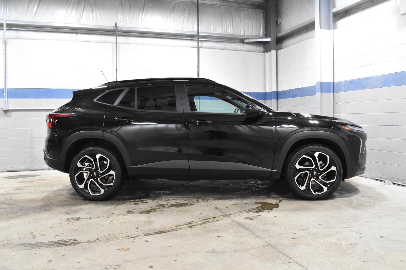 Used 2025 Chevrolet Trax RS image 27