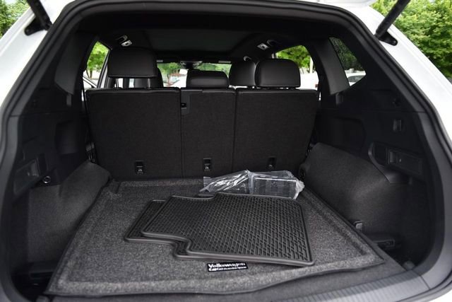 Certified 2024 Volkswagen Tiguan SEL R-Line AWD/4WD image 27