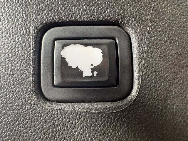 Used 2021 Chevrolet Blazer RS w/ Enhanced Convenience Package FWD image 10