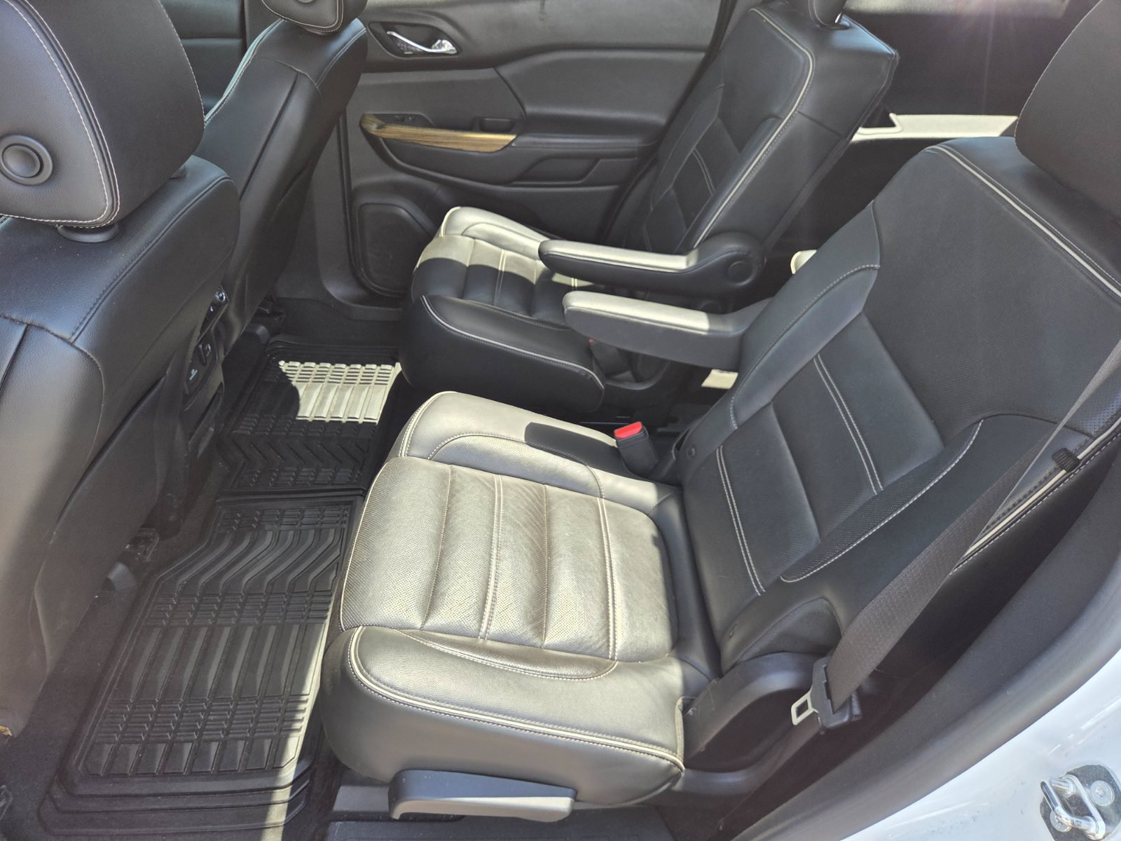 Used 2018 GMC Acadia Denali w/ Technology Package AWD/4WD image 10
