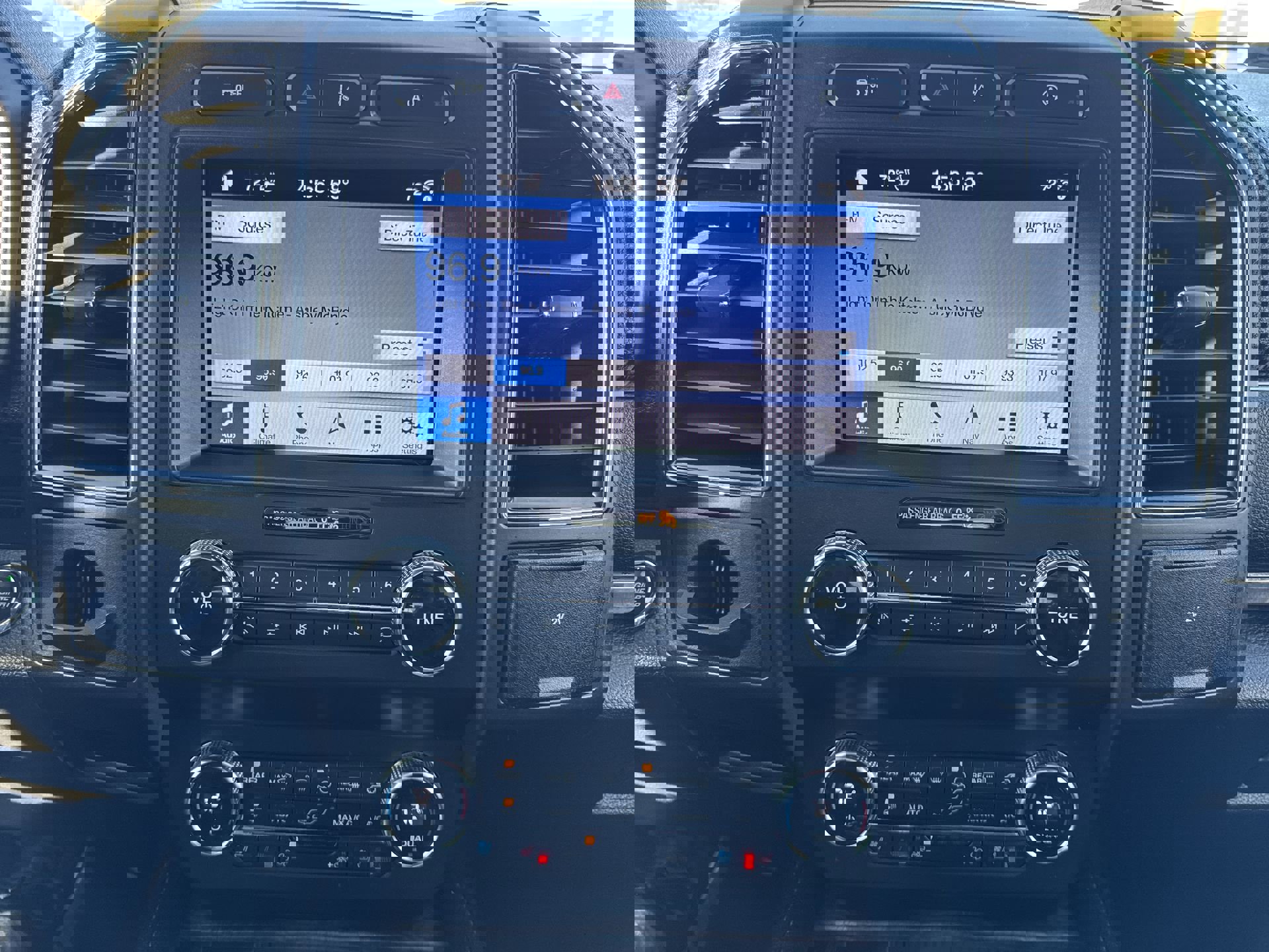 Used 2019 Ford Expedition Limited w/ Equipment Group 301A image 16