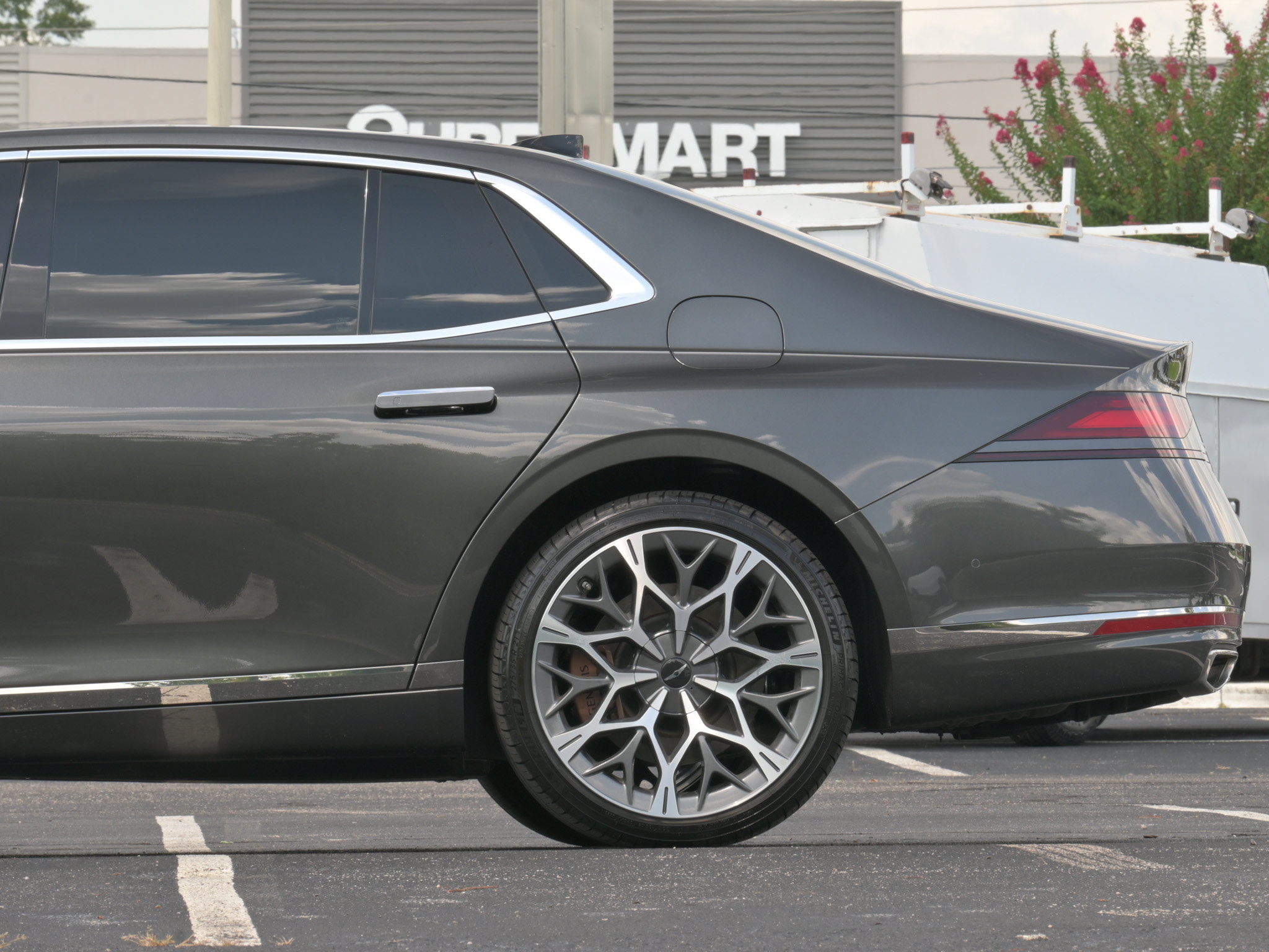 Used 2023 Genesis G90 3.5T AWD/4WD image 6