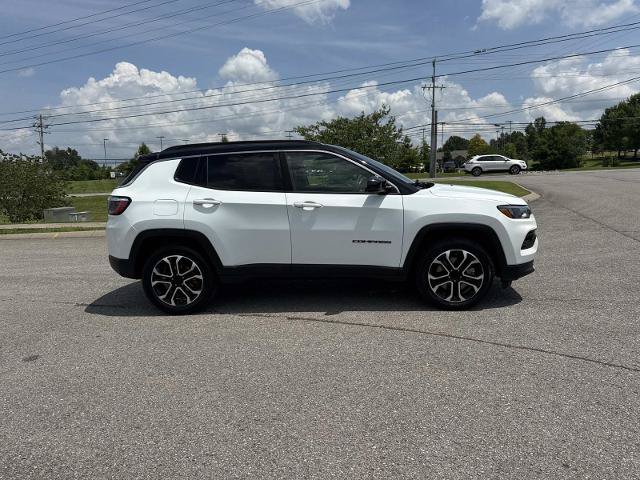 Used 2024 Jeep Compass Limited AWD/4WD image 3