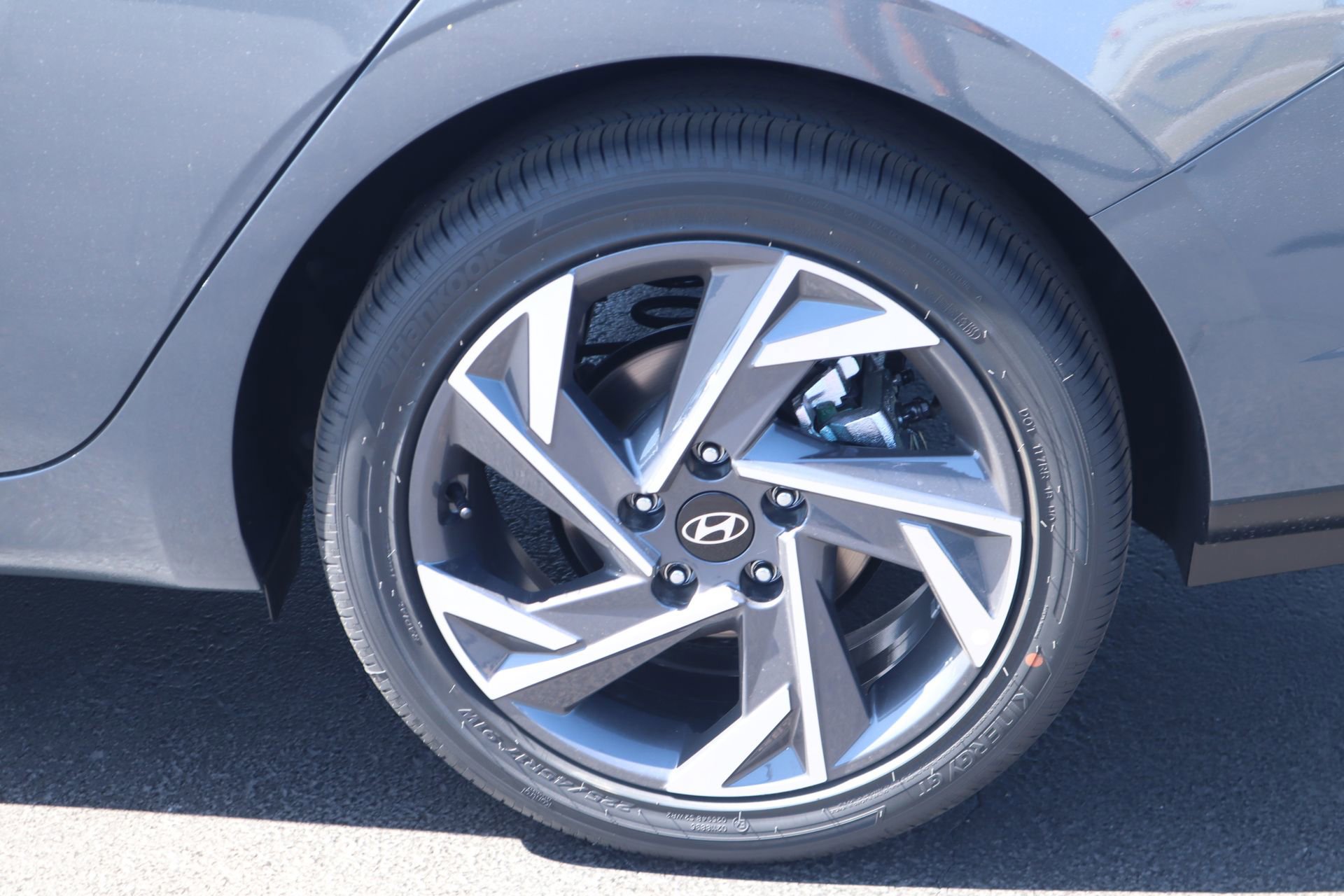 New 2026 Hyundai Elantra Limited image 5