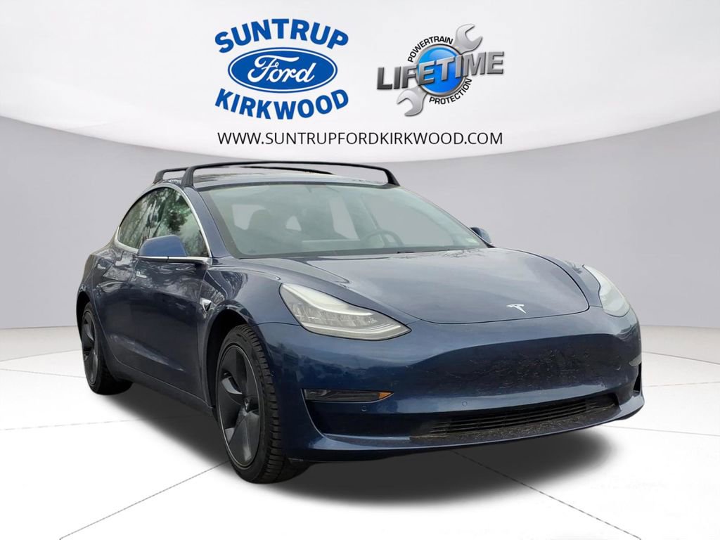 Used 2020 Tesla Model 3 Standard Range Plus image 2