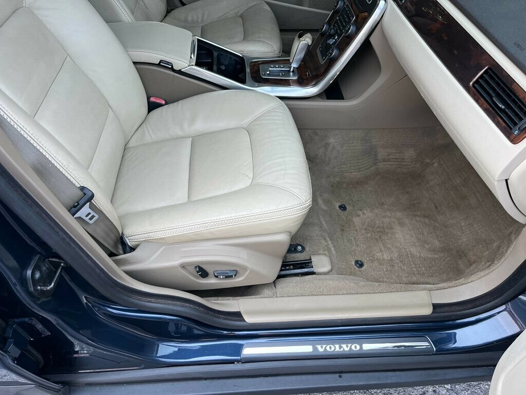 Used 2012 Volvo XC70 3.2 AWD/4WD image 36