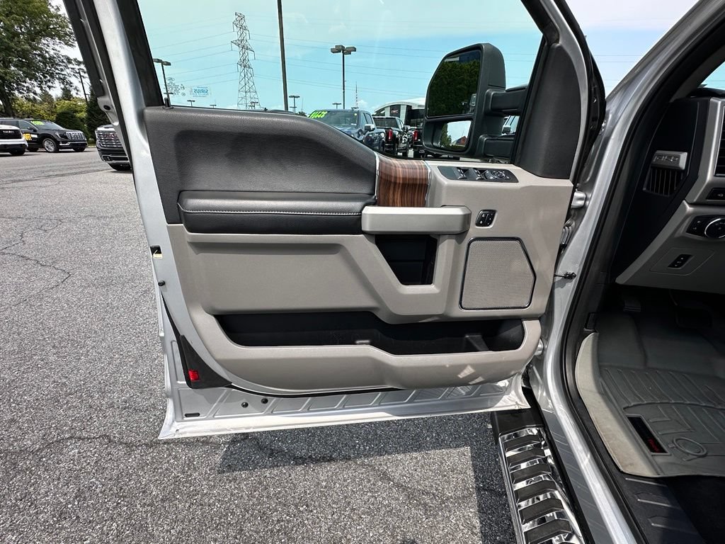 Used 2017 Ford F150 Lariat w/ Equipment Group 501A Mid AWD/4WD image 24