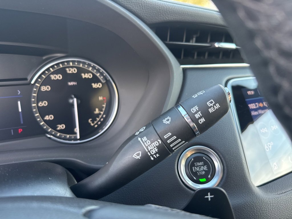 Used 2022 Cadillac XT4 Premium Luxury w/ Enhanced Visibility Package image 21