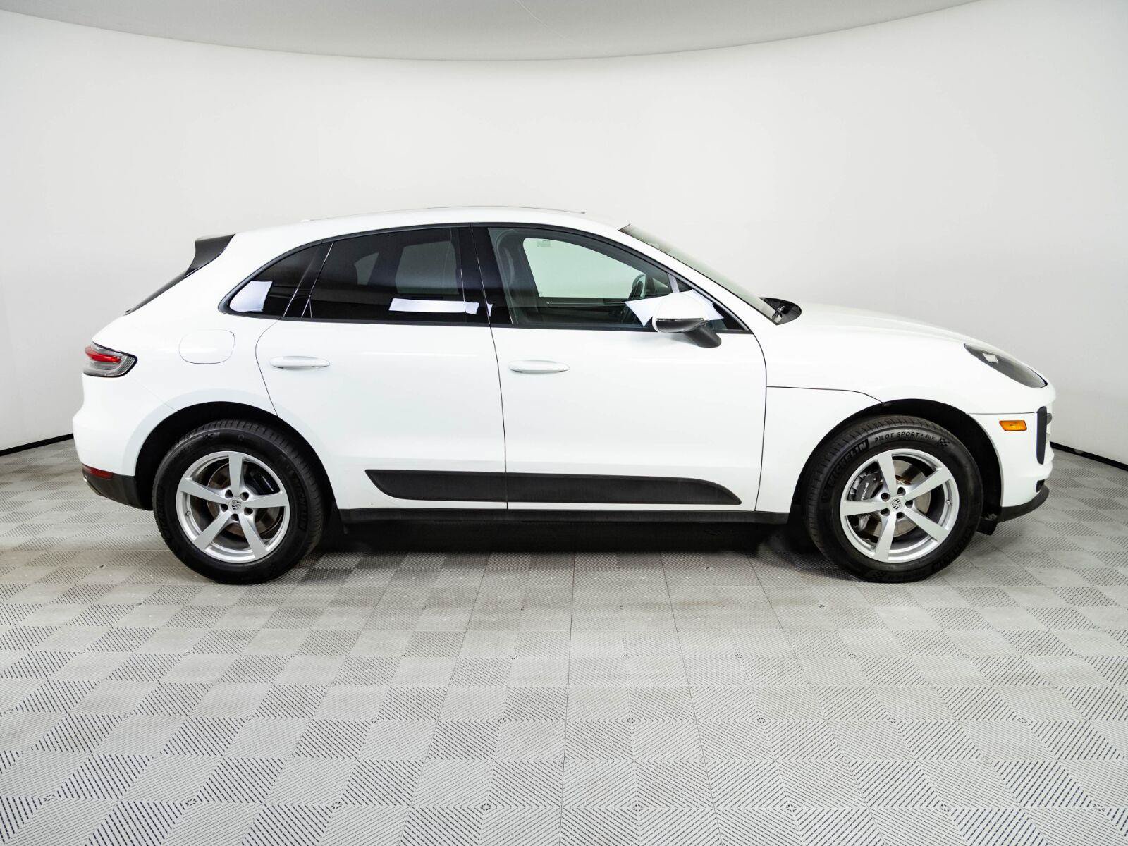 Used 2021 Porsche Macan AWD/4WD image 26