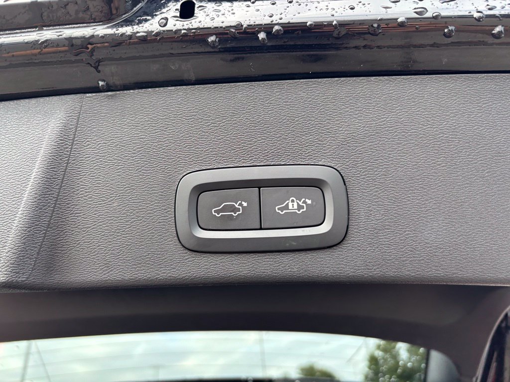 Used 2024 Volvo XC40 B5 Plus w/ Climate Package AWD/4WD image 25
