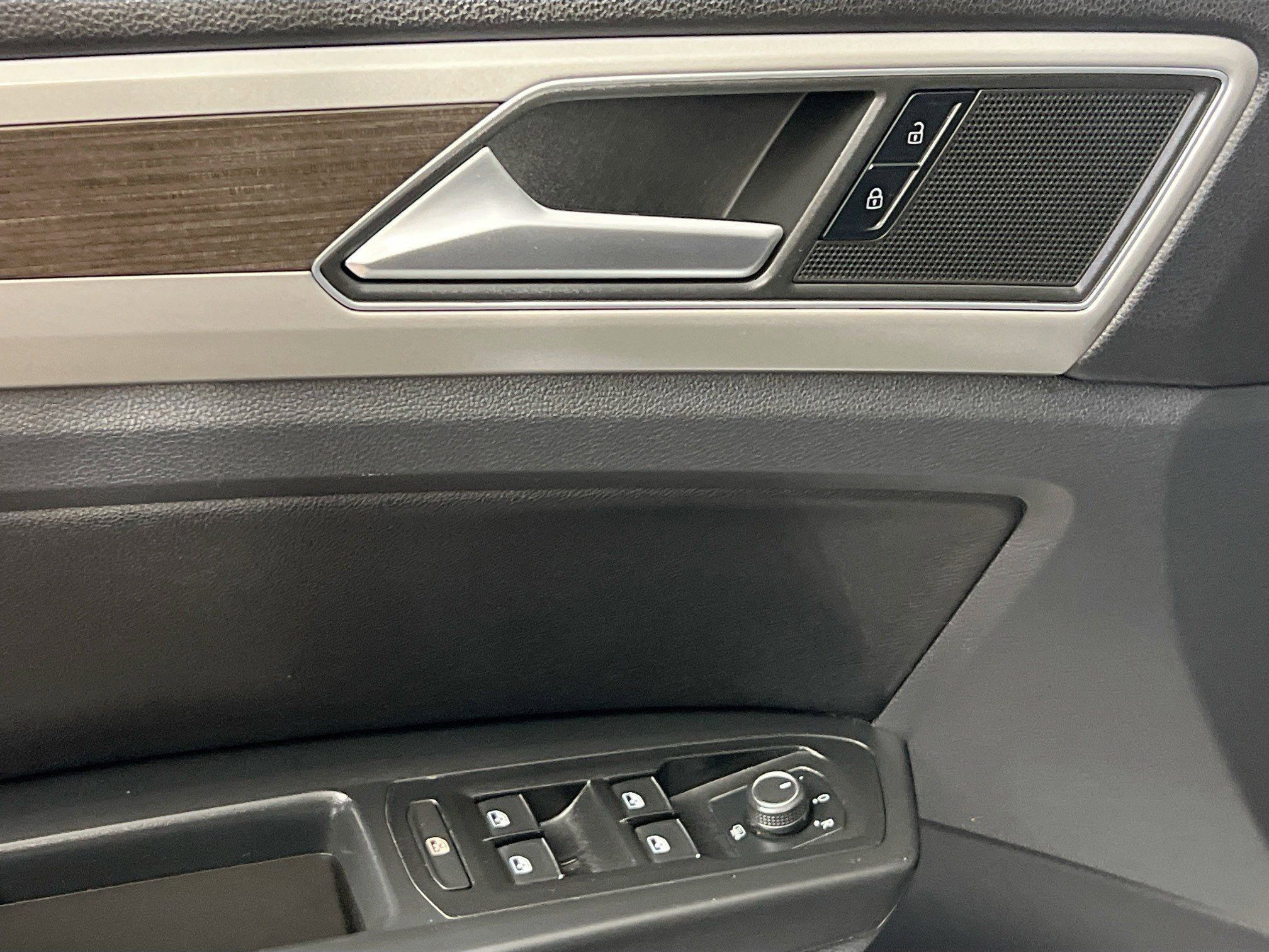 Used 2019 Volkswagen Atlas SE AWD/4WD image 16