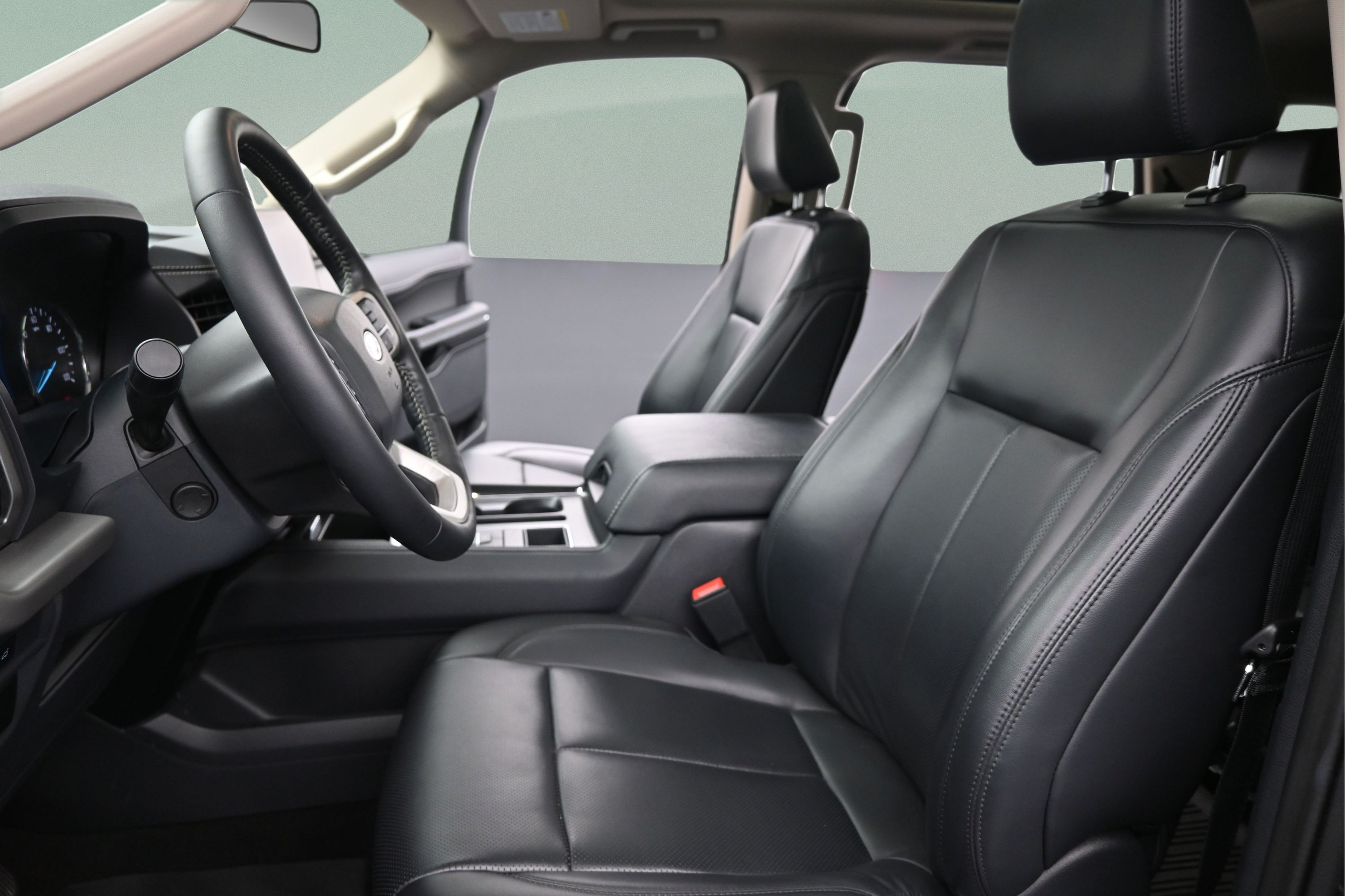 Used 2024 Ford Expedition XLT RWD image 23