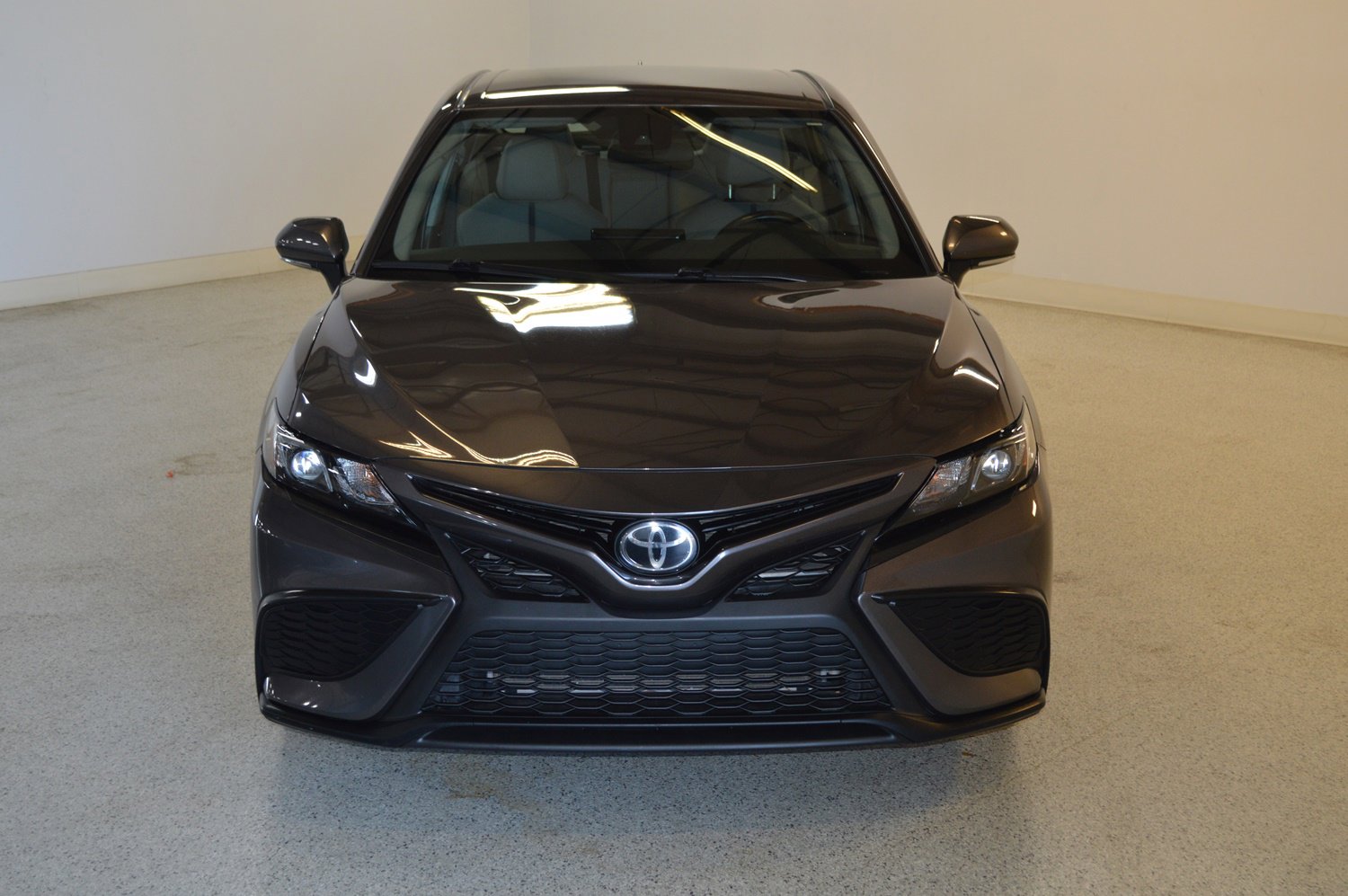 Used 2022 Toyota Camry SE image 8