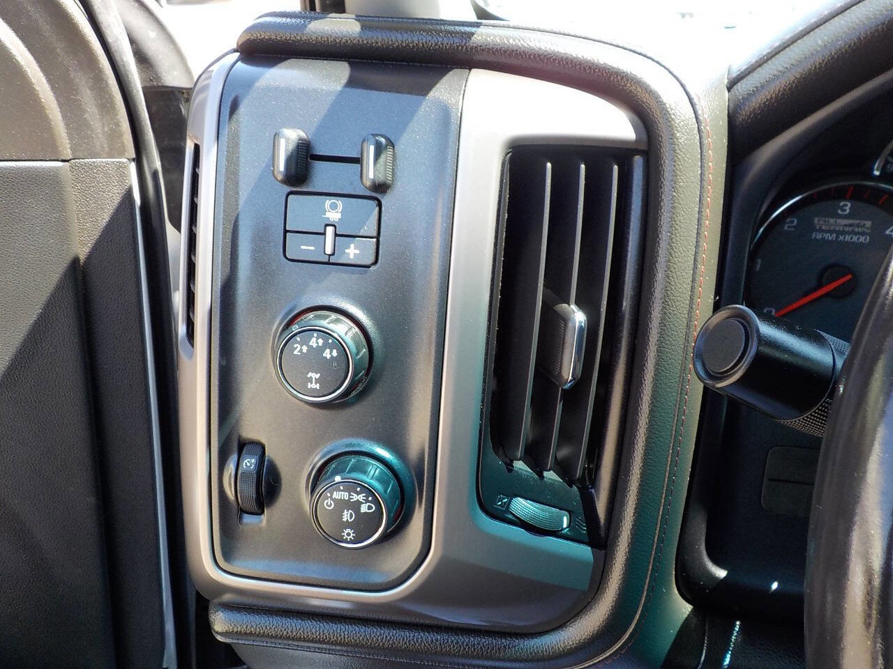 Used 2015 GMC Sierra 2500 SLT AWD/4WD image 16